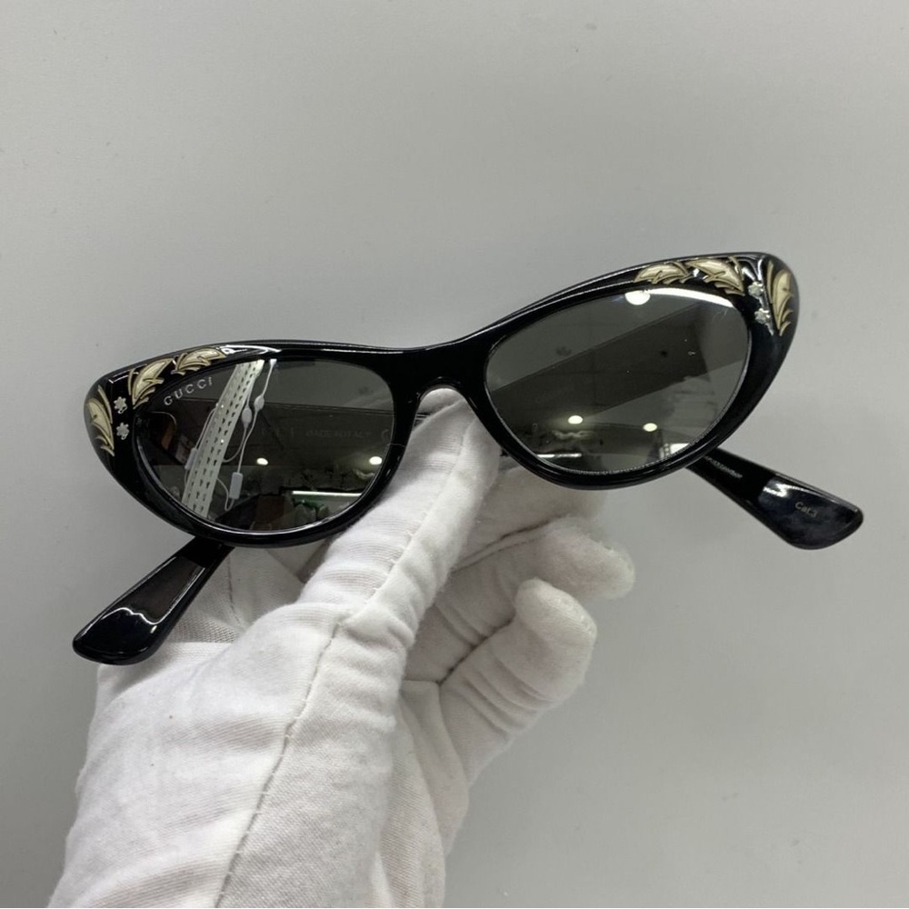 Gucci Black Cat Eye Sunglasses Silver Mirror Lenses GG0089S - Picture 6 of 6